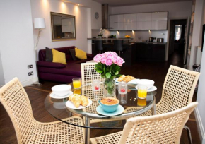 Apt 1, Trafalgar Square (1st Floor)